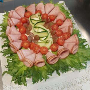 Voileipäkakku broileri